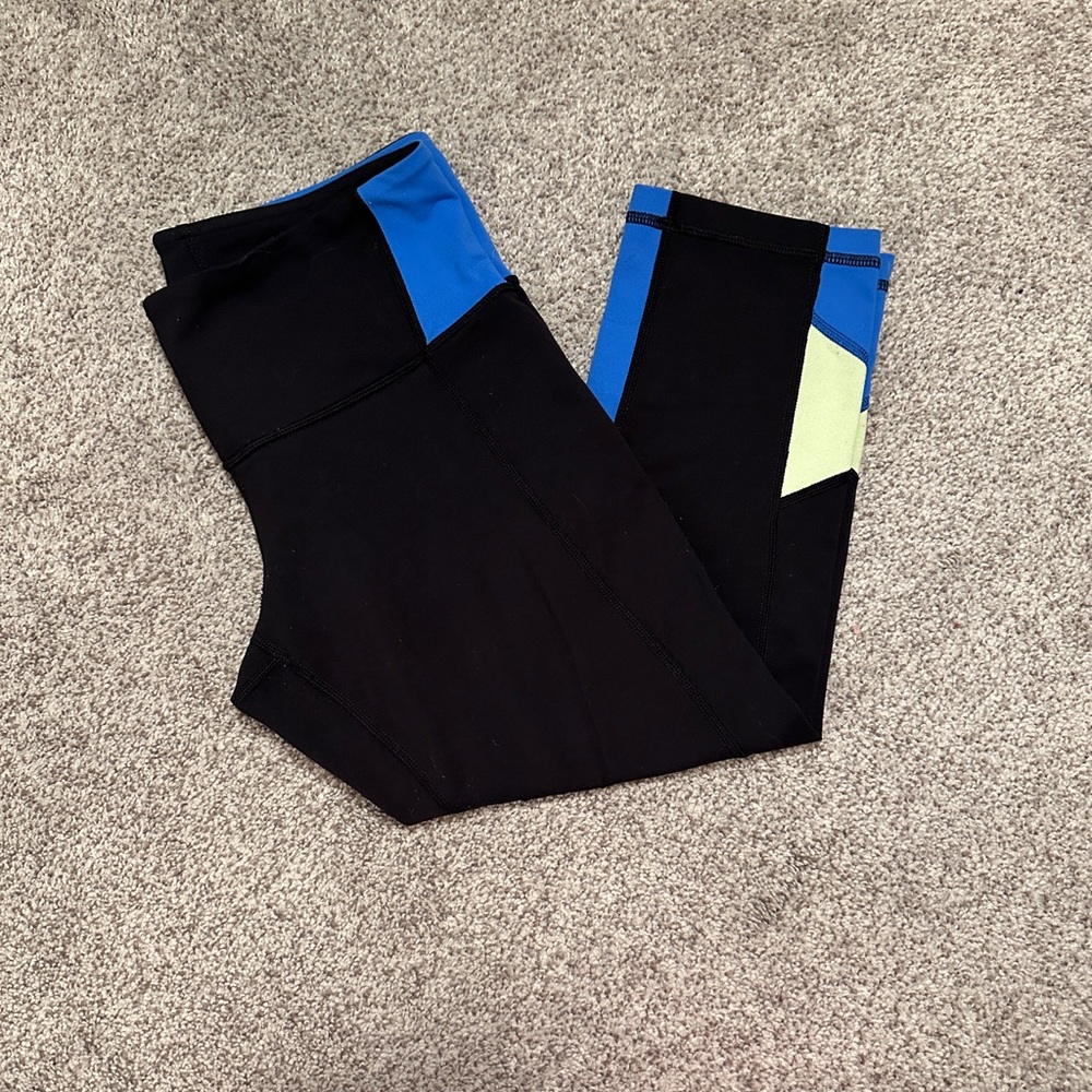 Lululemon Embody Crop Full-on Luon - Picture 9 of 9